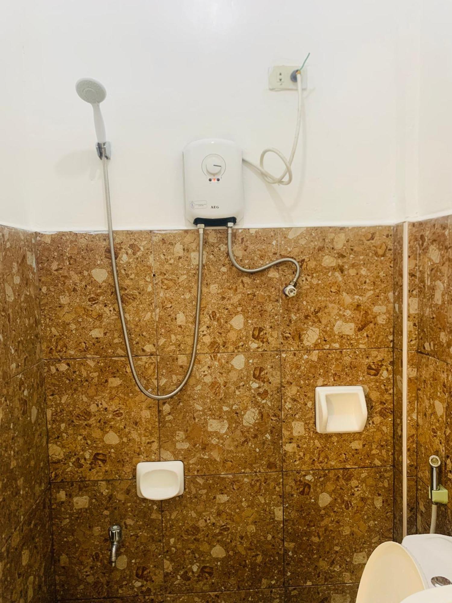 Queen'S Room Rental 4 爱妮岛 外观 照片